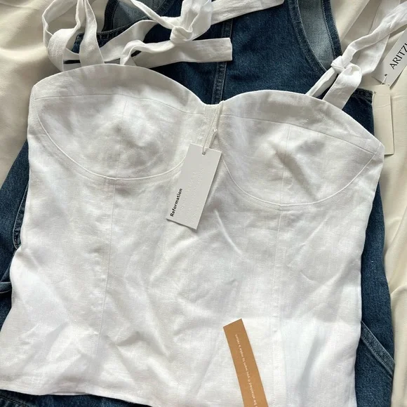 Reformation Top ✨🫶🏼 - Picture 3 of 4